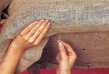 Chesterfield Sofa aufarbeiten: Materialien und Werkzeuge