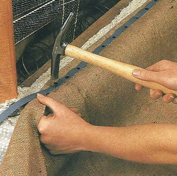 Chesterfield Sofa aufarbeiten: Materialien und Werkzeuge