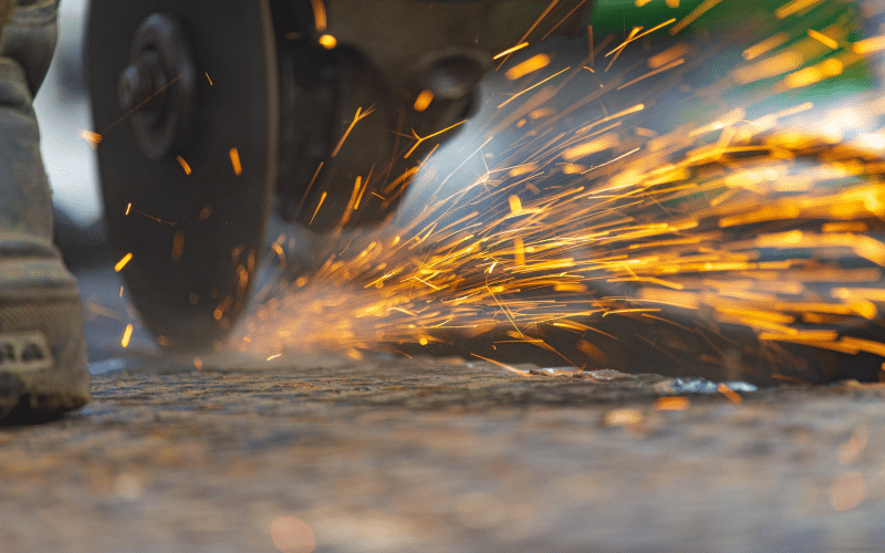 Metall trennen, mit den richtigen Werkzeugen sauber arbeiten