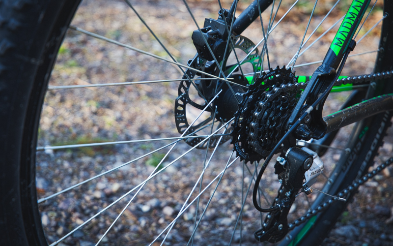 Pflege der Fahrradkette und Spannung. Ultimativer Leitfaden