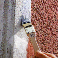Fassadenanstrich, Fassadenfarben haften fast überall