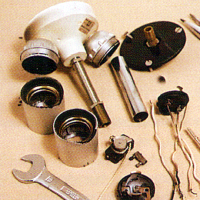 Verlängerungskabel reparieren, zuerst den Stecker ziehen