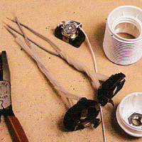 Verlängerungskabel reparieren, zuerst den Stecker ziehen