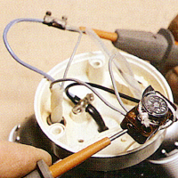Verlängerungskabel reparieren, zuerst den Stecker ziehen