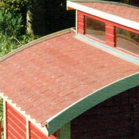 Dach decken, mit Bitumenpappe das Dach decken