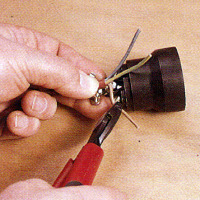 Verlängerungskabel reparieren, zuerst den Stecker ziehen