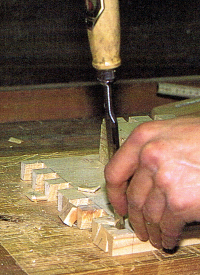 Holzverbindungen mit Schlitz und Zapfen herstellen